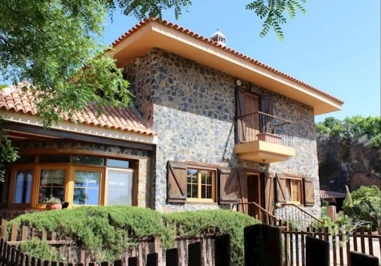 Villa en Arona con arboles frutales